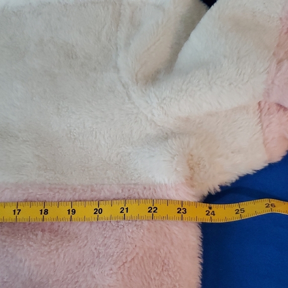 XXL Colorblock Fuzzy Sweater No Boundaries - Picture 5 of 5